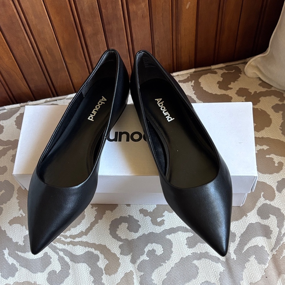 Abound Women's Sleek Black Pointed Flats Size 6M